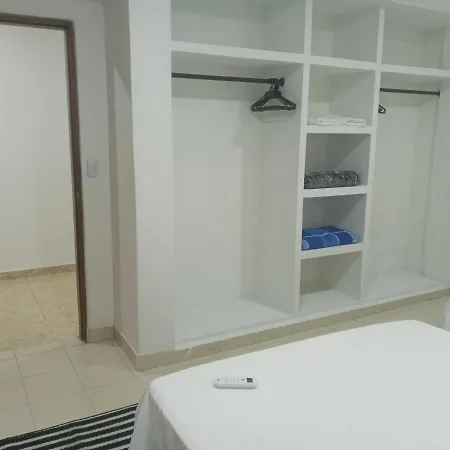 Pensión Hostal W *